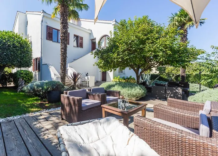 Apartments And Rooms Villa Bori